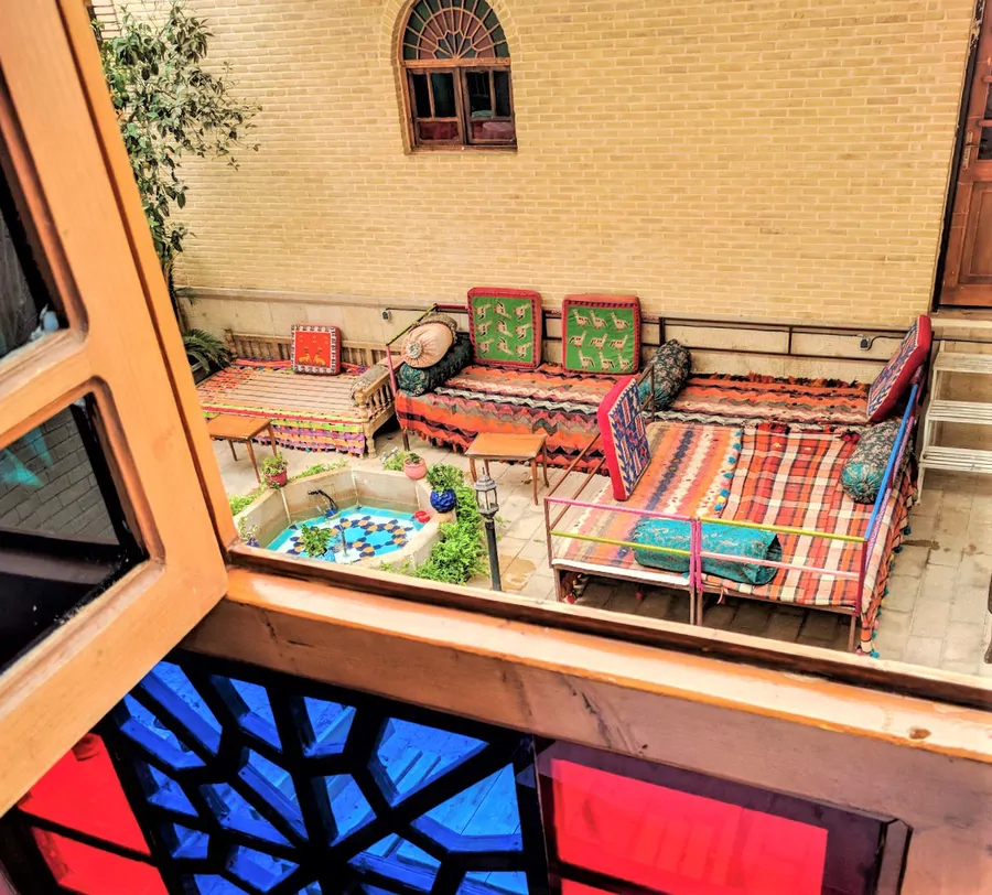 سی راه (اتاق۸)،شیراز - رزرو  اقامتگاه بوم‌گردی در شیراز - اتاقک