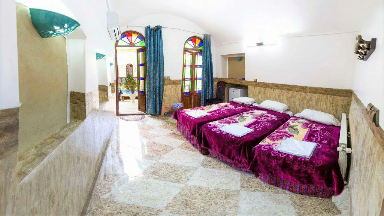 هتل سنتی دوستانه (سه نفره)،یزد - اجاره هتل سنتی در یزد - اتاقک