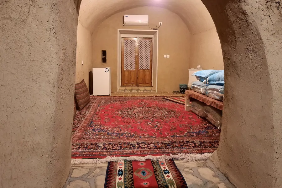 افوشتا - اتاق کاریزا،نطنز - اجاره اقامتگاه بوم‌گردی مبله در نطنز - اتاقک