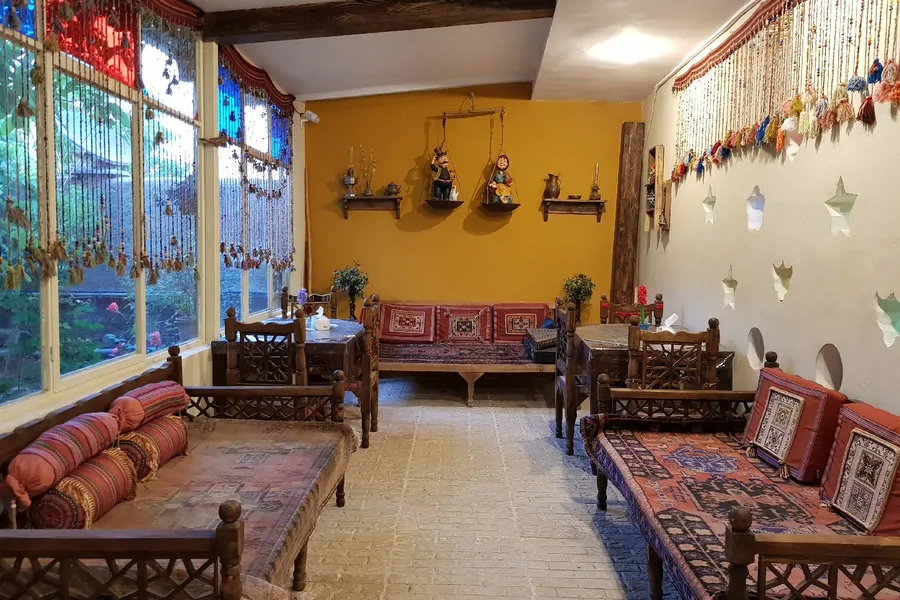 روژان (سوئیت سنتی آذربایجان)،دماوند - اجاره اقامتگاه بوم‌گردی مبله در دماوند - اتاقک
