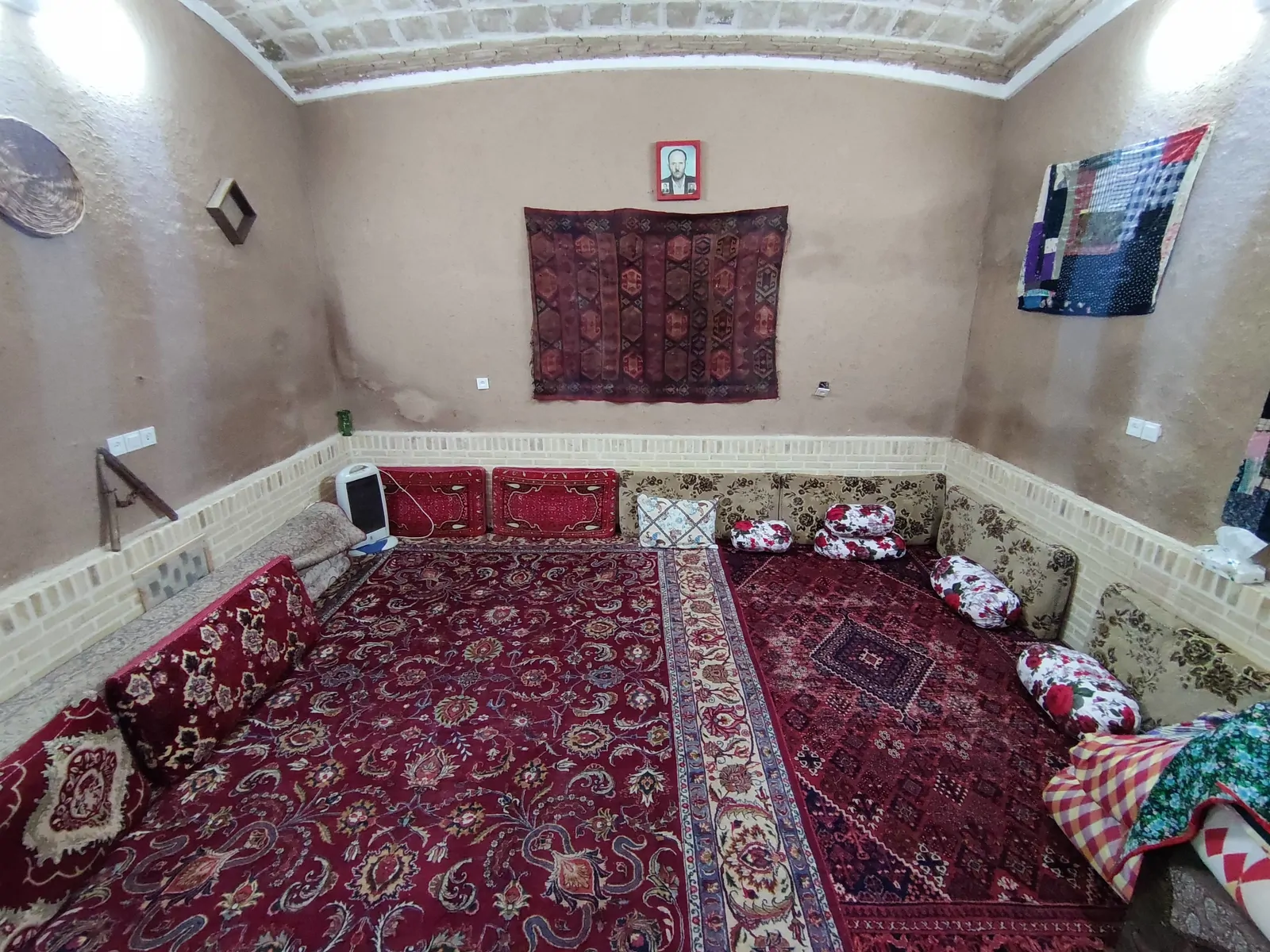 اقامتگاه بوم‌گردی خانم تاج نوش آباد (اتاق سرداب بابا علی)،آران و بیدگل - اجاره اقامتگاه بوم‌گردی در آران و بیدگل - اتاقک