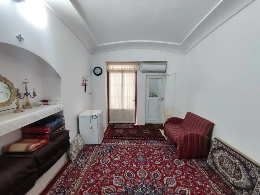 خانم تاج نوش آباد (اتاق ترمه)،آران و بیدگل - اجاره اقامتگاه بوم‌گردی مبله در آران و بیدگل - اتاقک