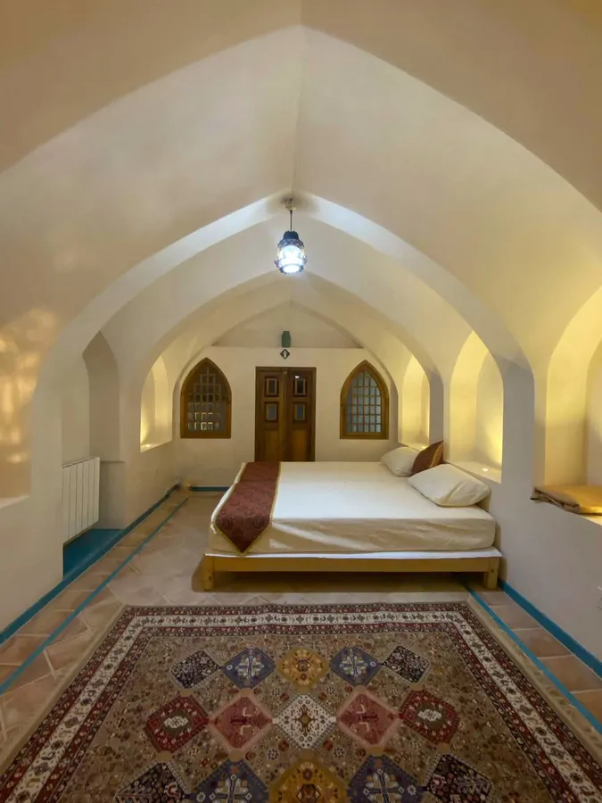سرای نفیس (اتاق فیروزه)،کاشان - رزرو  هتل سنتی در کاشان - اتاقک