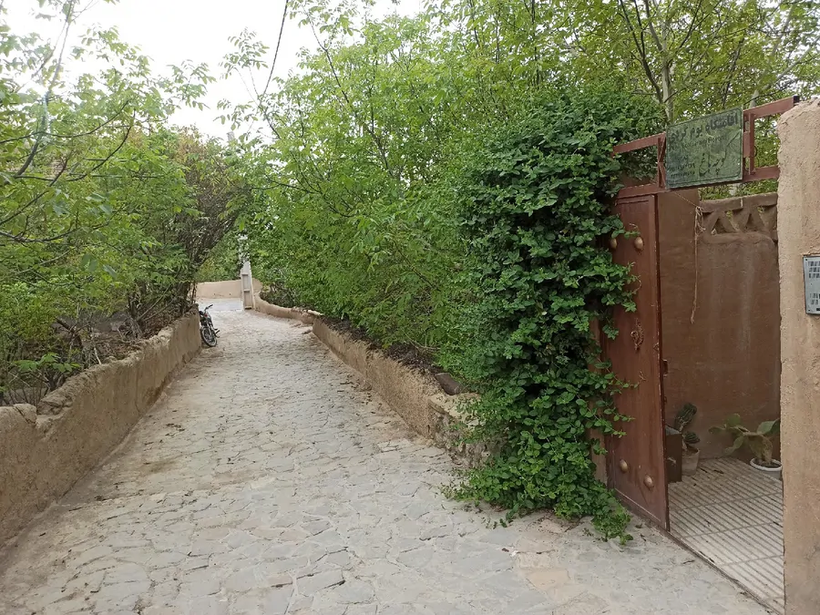 کوچه باغ (۱۴ متری)،شاهرود - اجاره اقامتگاه بوم‌گردی مبله در شاهرود - اتاقک