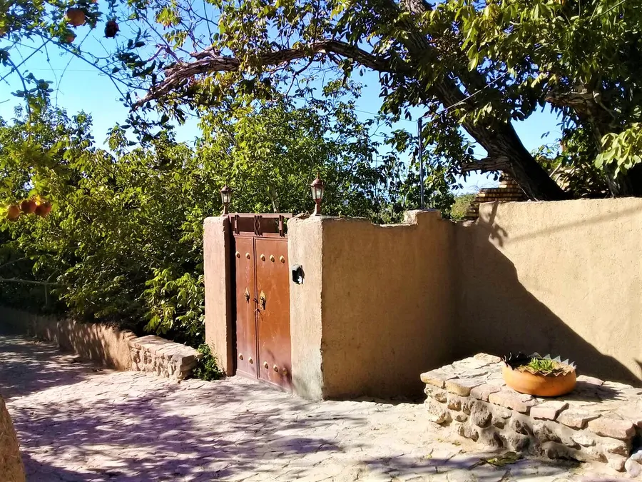 کوچه باغ (۱۲ متری)،شاهرود - اجاره اقامتگاه بوم‌گردی مبله در شاهرود - اتاقک