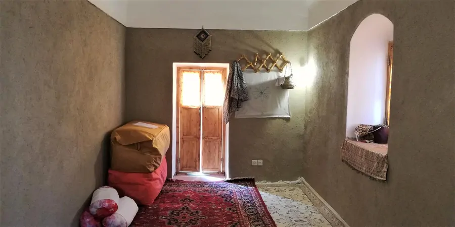 آق سید ذبیح الله  (اتاق زیر پله)،طبس - اجاره اقامتگاه بوم‌گردی مبله در طبس - اتاقک